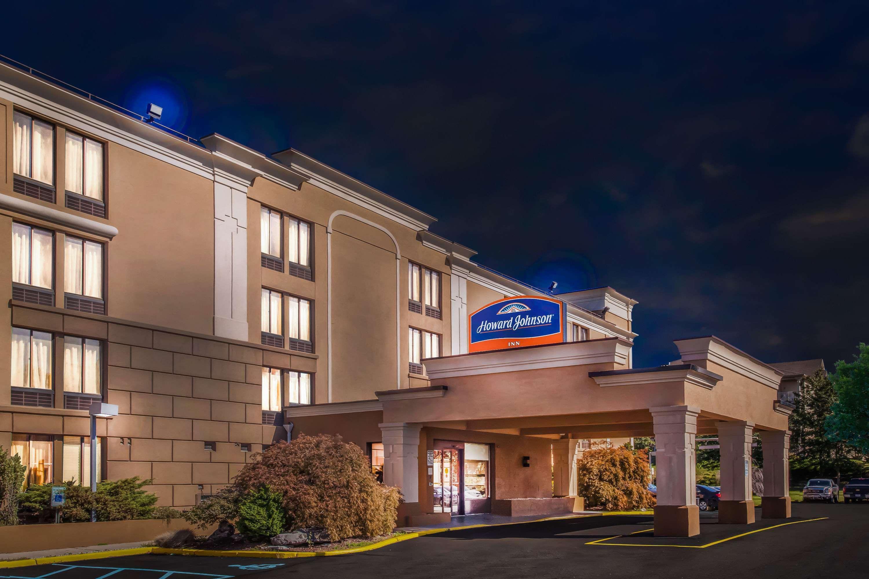Howard Johnson By Wyndham Suffern Εξωτερικό φωτογραφία