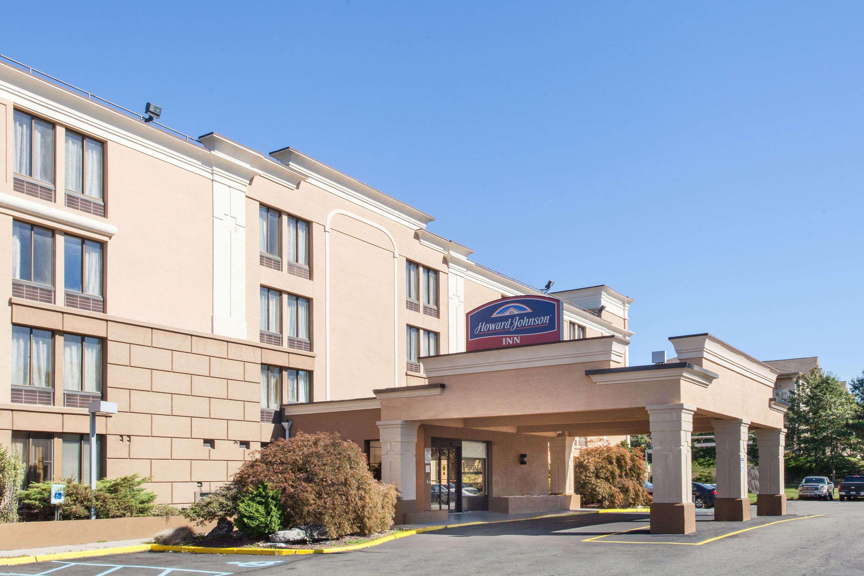 Howard Johnson By Wyndham Suffern Εξωτερικό φωτογραφία